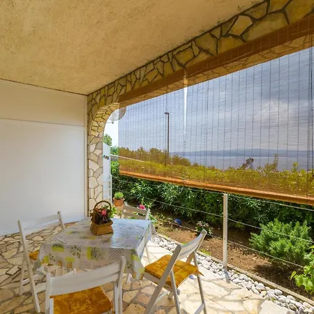 Azalea Apartament Dramalj