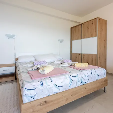 Azalea Apartament Dramalj